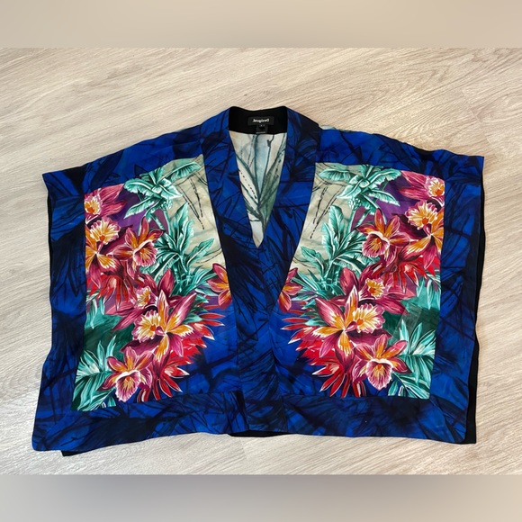 DESIGUAL Pretty Floral Kimono-Style Flowy Blouse Designer Top. Size S - Picture 3 of 10